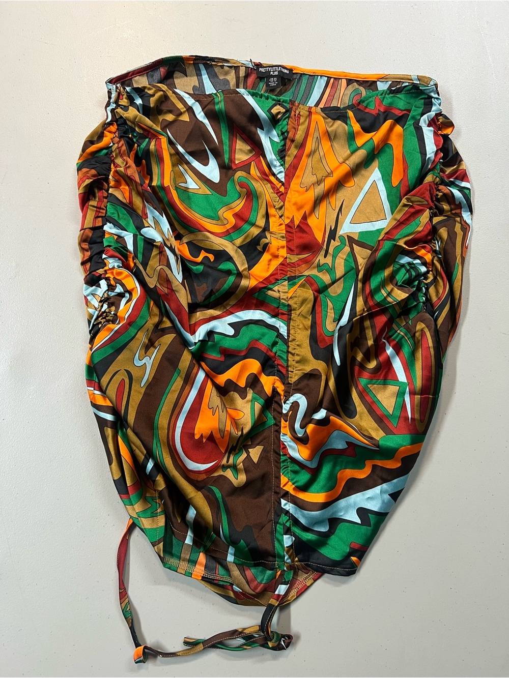 PrettyLittleThing Plus Multi Abstract Print Ruched Front Skirt US 16